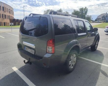 Серый Ниссан Патфайндер, объемом двигателя 2.5 л и пробегом 255 тыс. км за 3493 $, фото 7 на Automoto.ua