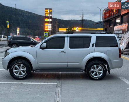 Сірий Ніссан Патфайндер, об'ємом двигуна 2.5 л та пробігом 244 тис. км за 10500 $, фото 4 на Automoto.ua