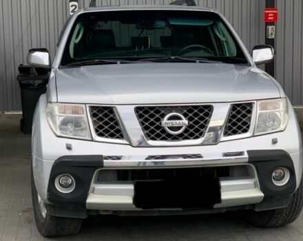 Сірий Ніссан Патфайндер, об'ємом двигуна 4 л та пробігом 220 тис. км за 10500 $, фото 3 на Automoto.ua