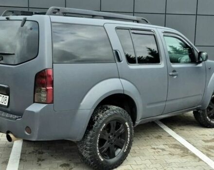 Сірий Ніссан Патфайндер, об'ємом двигуна 2.5 л та пробігом 225 тис. км за 4200 $, фото 2 на Automoto.ua