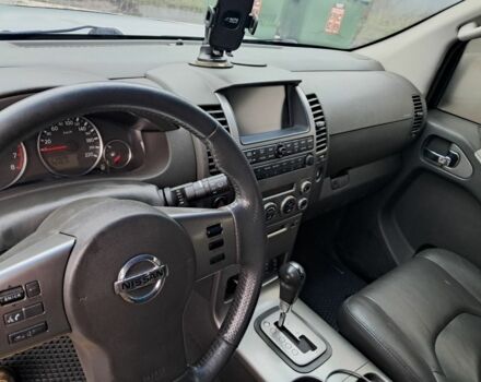 Серый Ниссан Патфайндер, объемом двигателя 4 л и пробегом 278 тыс. км за 5500 $, фото 5 на Automoto.ua