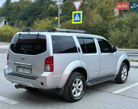 Сірий Ніссан Патфайндер, об'ємом двигуна 2.5 л та пробігом 244 тис. км за 10600 $, фото 6 на Automoto.ua