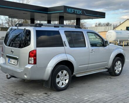 Серый Ниссан Патфайндер, объемом двигателя 2.5 л и пробегом 200 тыс. км за 5700 $, фото 5 на Automoto.ua