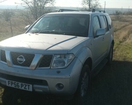 Серый Ниссан Патфайндер, объемом двигателя 2.5 л и пробегом 250 тыс. км за 4000 $, фото 1 на Automoto.ua
