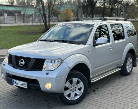Серый Ниссан Патфайндер, объемом двигателя 2.5 л и пробегом 200 тыс. км за 5700 $, фото 2 на Automoto.ua