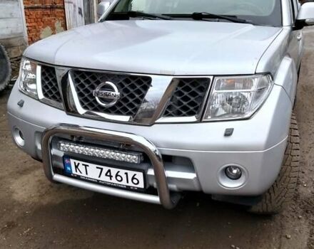 Серый Ниссан Патфайндер, объемом двигателя 2.5 л и пробегом 233 тыс. км за 5300 $, фото 7 на Automoto.ua