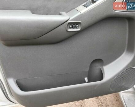 Серый Ниссан Патфайндер, объемом двигателя 2.5 л и пробегом 233 тыс. км за 5300 $, фото 5 на Automoto.ua