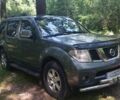 Сірий Ніссан Патфайндер, об'ємом двигуна 2.5 л та пробігом 300 тис. км за 7800 $, фото 1 на Automoto.ua