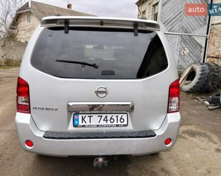 Серый Ниссан Патфайндер, объемом двигателя 2.5 л и пробегом 233 тыс. км за 5300 $, фото 6 на Automoto.ua