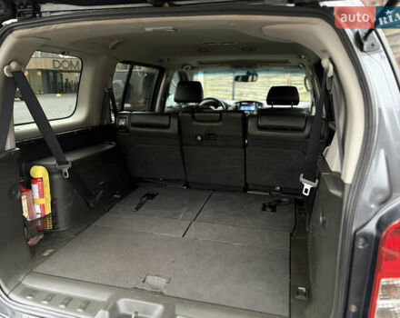 Серый Ниссан Патфайндер, объемом двигателя 2.49 л и пробегом 266 тыс. км за 15500 $, фото 11 на Automoto.ua