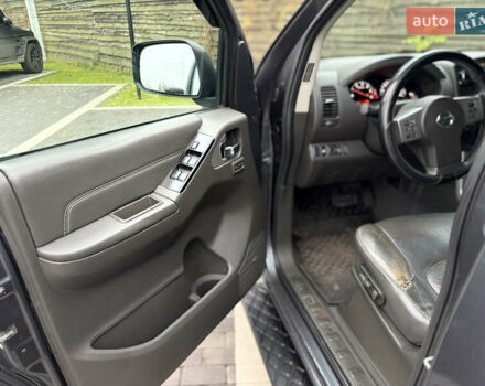 Серый Ниссан Патфайндер, объемом двигателя 2.49 л и пробегом 266 тыс. км за 15500 $, фото 13 на Automoto.ua