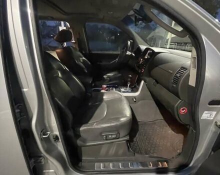 Сірий Ніссан Патфайндер, об'ємом двигуна 2.5 л та пробігом 192 тис. км за 19000 $, фото 14 на Automoto.ua