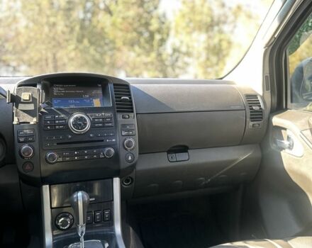 Серый Ниссан Патфайндер, объемом двигателя 2.5 л и пробегом 120 тыс. км за 15600 $, фото 15 на Automoto.ua