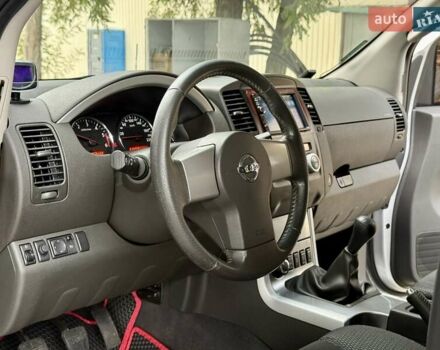 Серый Ниссан Патфайндер, объемом двигателя 2.5 л и пробегом 169 тыс. км за 12999 $, фото 17 на Automoto.ua