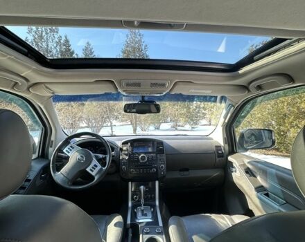 Серый Ниссан Патфайндер, объемом двигателя 2.5 л и пробегом 120 тыс. км за 15600 $, фото 12 на Automoto.ua