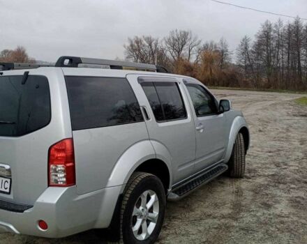 Серый Ниссан Патфайндер, объемом двигателя 2.5 л и пробегом 156 тыс. км за 12500 $, фото 3 на Automoto.ua