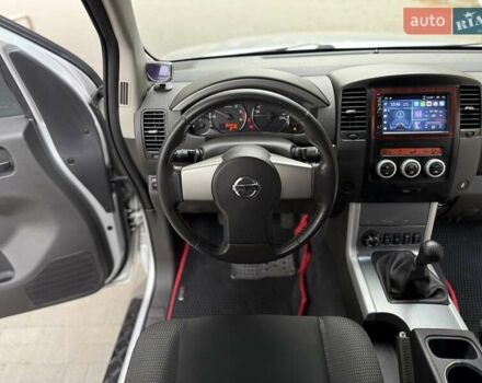 Серый Ниссан Патфайндер, объемом двигателя 2.5 л и пробегом 169 тыс. км за 12999 $, фото 21 на Automoto.ua