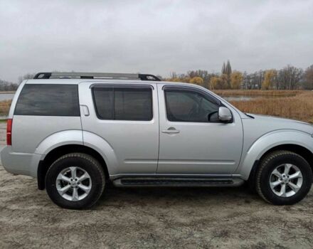 Серый Ниссан Патфайндер, объемом двигателя 2.5 л и пробегом 156 тыс. км за 12500 $, фото 4 на Automoto.ua