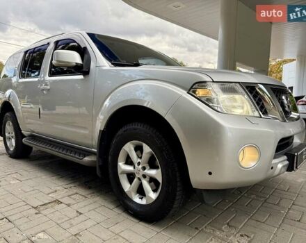 Серый Ниссан Патфайндер, объемом двигателя 2.5 л и пробегом 169 тыс. км за 12999 $, фото 8 на Automoto.ua
