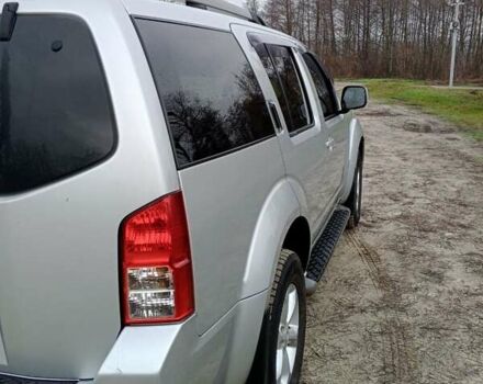 Серый Ниссан Патфайндер, объемом двигателя 2.49 л и пробегом 156 тыс. км за 12500 $, фото 11 на Automoto.ua