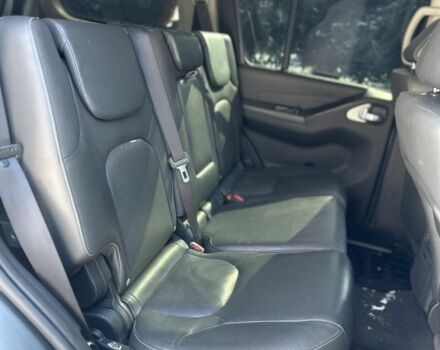 Серый Ниссан Патфайндер, объемом двигателя 2.5 л и пробегом 120 тыс. км за 15600 $, фото 16 на Automoto.ua