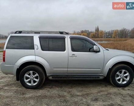 Серый Ниссан Патфайндер, объемом двигателя 2.49 л и пробегом 156 тыс. км за 12500 $, фото 8 на Automoto.ua