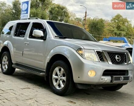 Серый Ниссан Патфайндер, объемом двигателя 2.5 л и пробегом 169 тыс. км за 12999 $, фото 7 на Automoto.ua