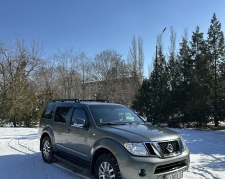 Серый Ниссан Патфайндер, объемом двигателя 2.5 л и пробегом 120 тыс. км за 15600 $, фото 6 на Automoto.ua