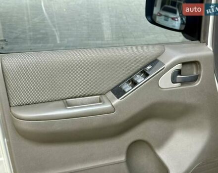 Серый Ниссан Патфайндер, объемом двигателя 2.5 л и пробегом 169 тыс. км за 12999 $, фото 16 на Automoto.ua