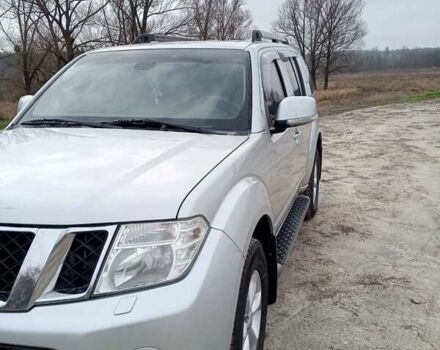 Серый Ниссан Патфайндер, объемом двигателя 2.49 л и пробегом 156 тыс. км за 12500 $, фото 10 на Automoto.ua