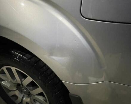 Сірий Ніссан Патфайндер, об'ємом двигуна 2.5 л та пробігом 192 тис. км за 19000 $, фото 15 на Automoto.ua