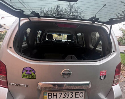 Серый Ниссан Патфайндер, объемом двигателя 2.5 л и пробегом 213 тыс. км за 16500 $, фото 9 на Automoto.ua