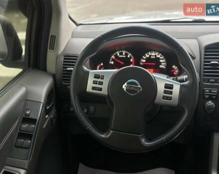 Серый Ниссан Патфайндер, объемом двигателя 2.5 л и пробегом 150 тыс. км за 18000 $, фото 13 на Automoto.ua