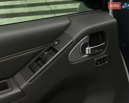 Серый Ниссан Патфайндер, объемом двигателя 2.5 л и пробегом 150 тыс. км за 18000 $, фото 10 на Automoto.ua