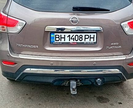 Серый Ниссан Патфайндер, объемом двигателя 3.5 л и пробегом 358 тыс. км за 9100 $, фото 5 на Automoto.ua