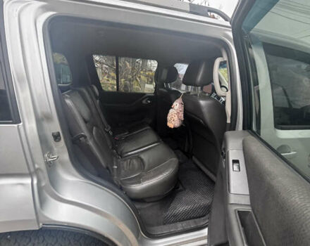 Серый Ниссан Патфайндер, объемом двигателя 2.5 л и пробегом 213 тыс. км за 16500 $, фото 8 на Automoto.ua