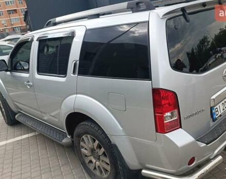 Серый Ниссан Патфайндер, объемом двигателя 2.5 л и пробегом 151 тыс. км за 19000 $, фото 4 на Automoto.ua