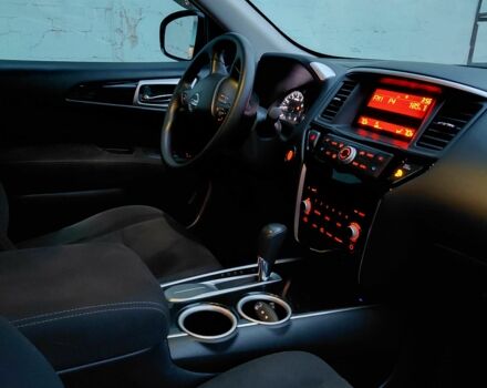 Сірий Ніссан Патфайндер, об'ємом двигуна 3.5 л та пробігом 240 тис. км за 13000 $, фото 8 на Automoto.ua