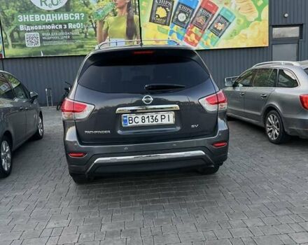 Серый Ниссан Патфайндер, объемом двигателя 3.5 л и пробегом 240 тыс. км за 10000 $, фото 3 на Automoto.ua