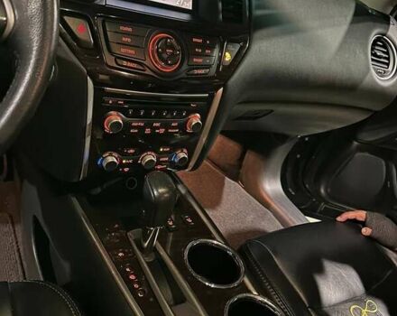 Серый Ниссан Патфайндер, объемом двигателя 2.49 л и пробегом 164 тыс. км за 12799 $, фото 12 на Automoto.ua