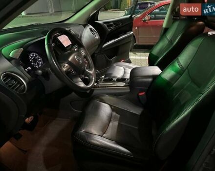 Серый Ниссан Патфайндер, объемом двигателя 2.49 л и пробегом 164 тыс. км за 12799 $, фото 8 на Automoto.ua