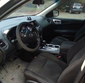 Серый Ниссан Патфайндер, объемом двигателя 3.5 л и пробегом 205 тыс. км за 11800 $, фото 2 на Automoto.ua