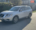 Сірий Ніссан Патфайндер, об'ємом двигуна 3.5 л та пробігом 239 тис. км за 11500 $, фото 1 на Automoto.ua