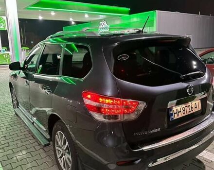 Серый Ниссан Патфайндер, объемом двигателя 2.49 л и пробегом 164 тыс. км за 12799 $, фото 5 на Automoto.ua