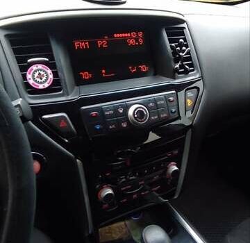 Серый Ниссан Патфайндер, объемом двигателя 3.5 л и пробегом 205 тыс. км за 11800 $, фото 1 на Automoto.ua