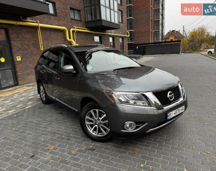 Серый Ниссан Патфайндер, объемом двигателя 3.5 л и пробегом 148 тыс. км за 12500 $, фото 2 на Automoto.ua