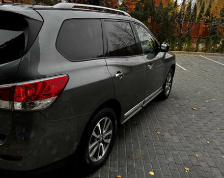 Серый Ниссан Патфайндер, объемом двигателя 3.5 л и пробегом 148 тыс. км за 12500 $, фото 5 на Automoto.ua