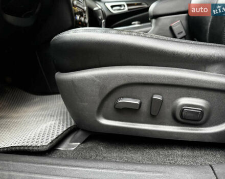 Серый Ниссан Патфайндер, объемом двигателя 3.5 л и пробегом 148 тыс. км за 12500 $, фото 18 на Automoto.ua