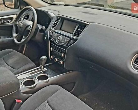 Сірий Ніссан Патфайндер, об'ємом двигуна 3.5 л та пробігом 99 тис. км за 13000 $, фото 4 на Automoto.ua