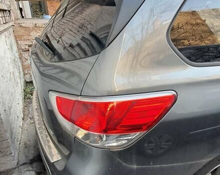 Сірий Ніссан Патфайндер, об'ємом двигуна 3.5 л та пробігом 99 тис. км за 13000 $, фото 3 на Automoto.ua